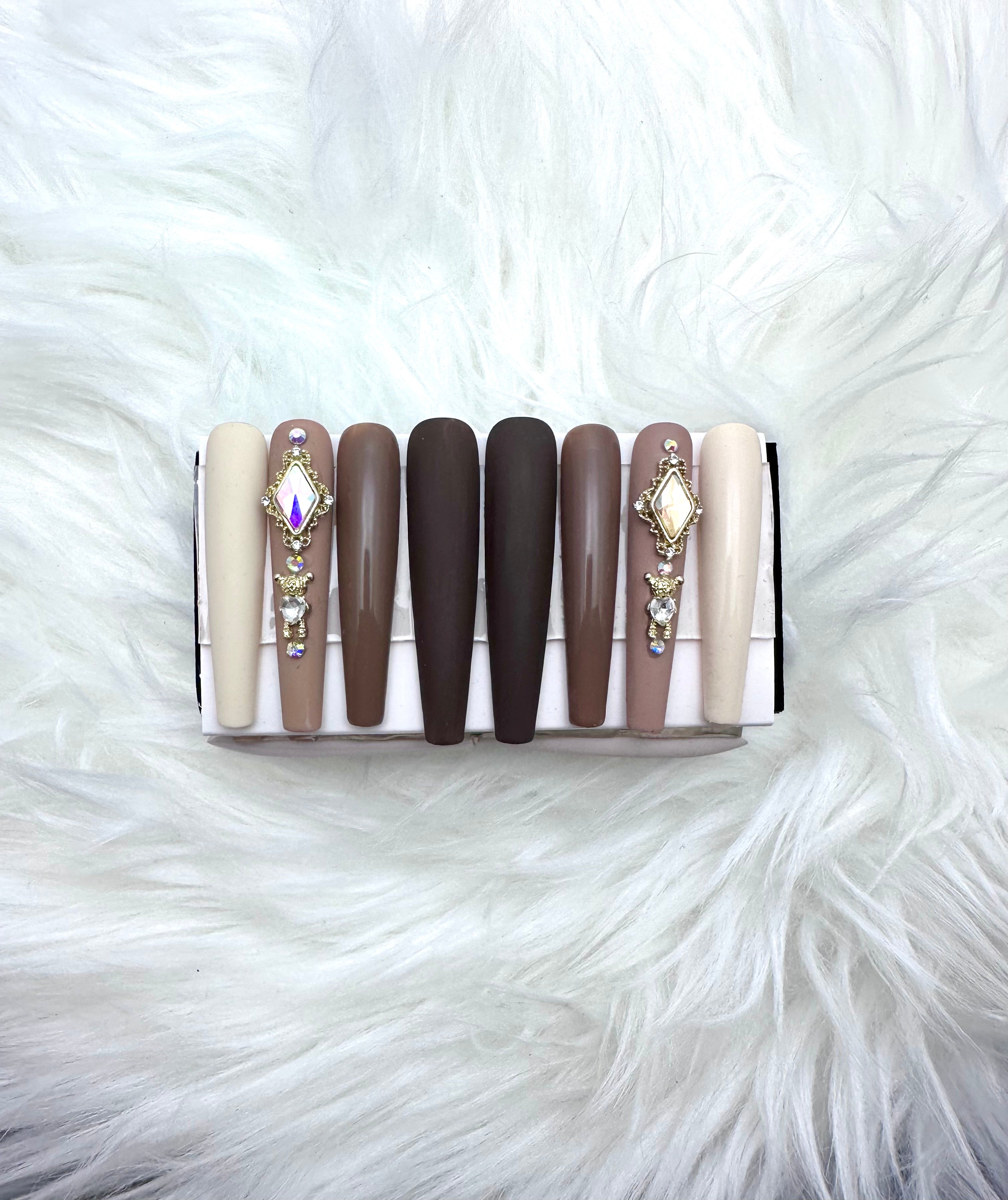 Luxury Nudes – Brush Bond